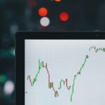 株価が暴落するとどうなる？やってはいけない行動と対処法を紹介